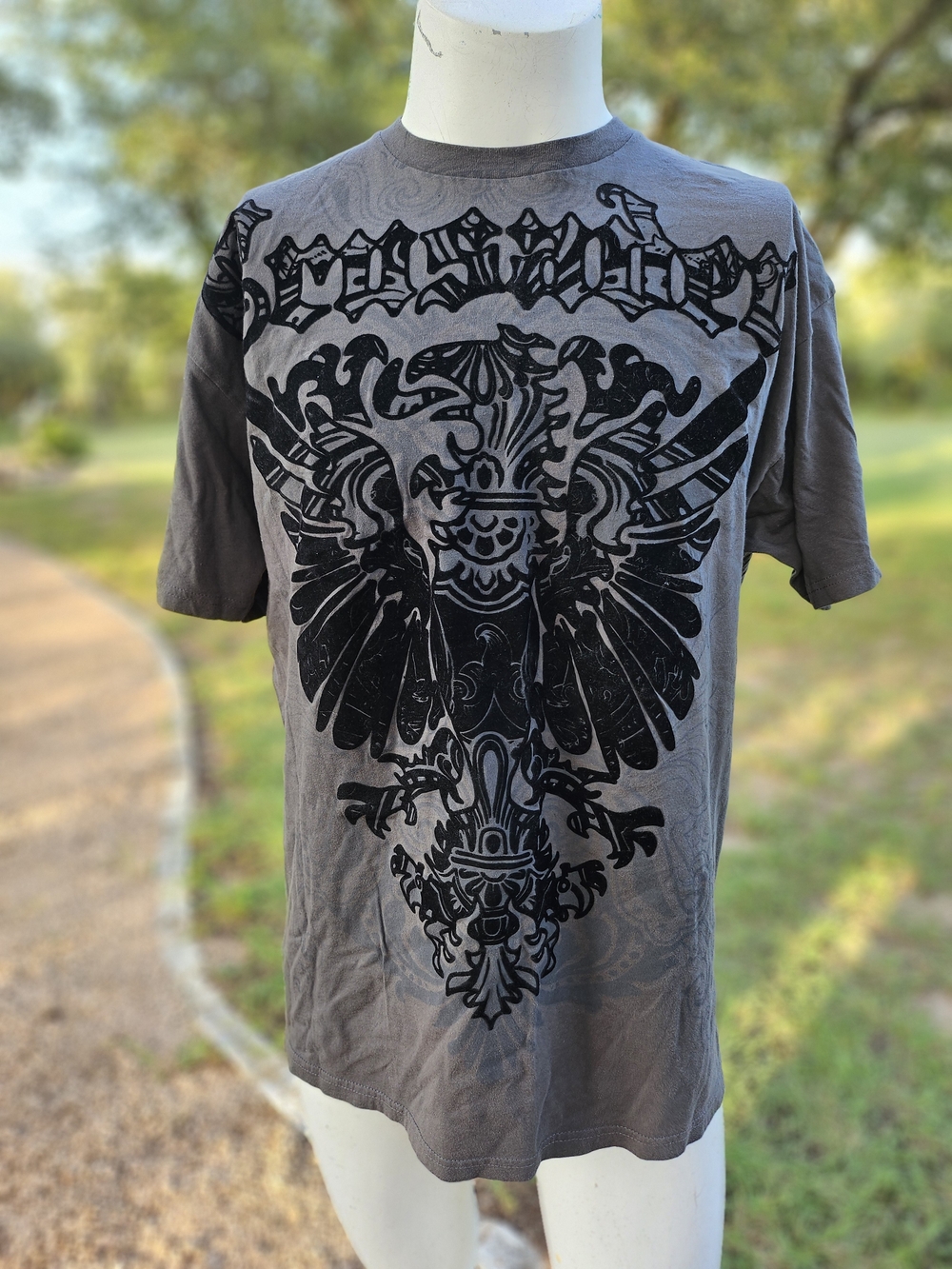 Chemistry Men's Short-Sleeve Flocked Graphic Tee in Charcoal and Black XXL